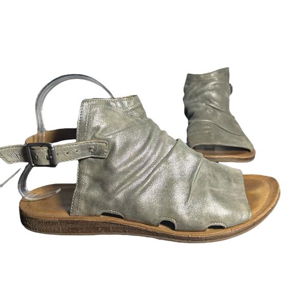 Miz Mooz Fallon Sandals Size 41 US 9.5-10 Wide Metallic Leather - Picture 1 of 14